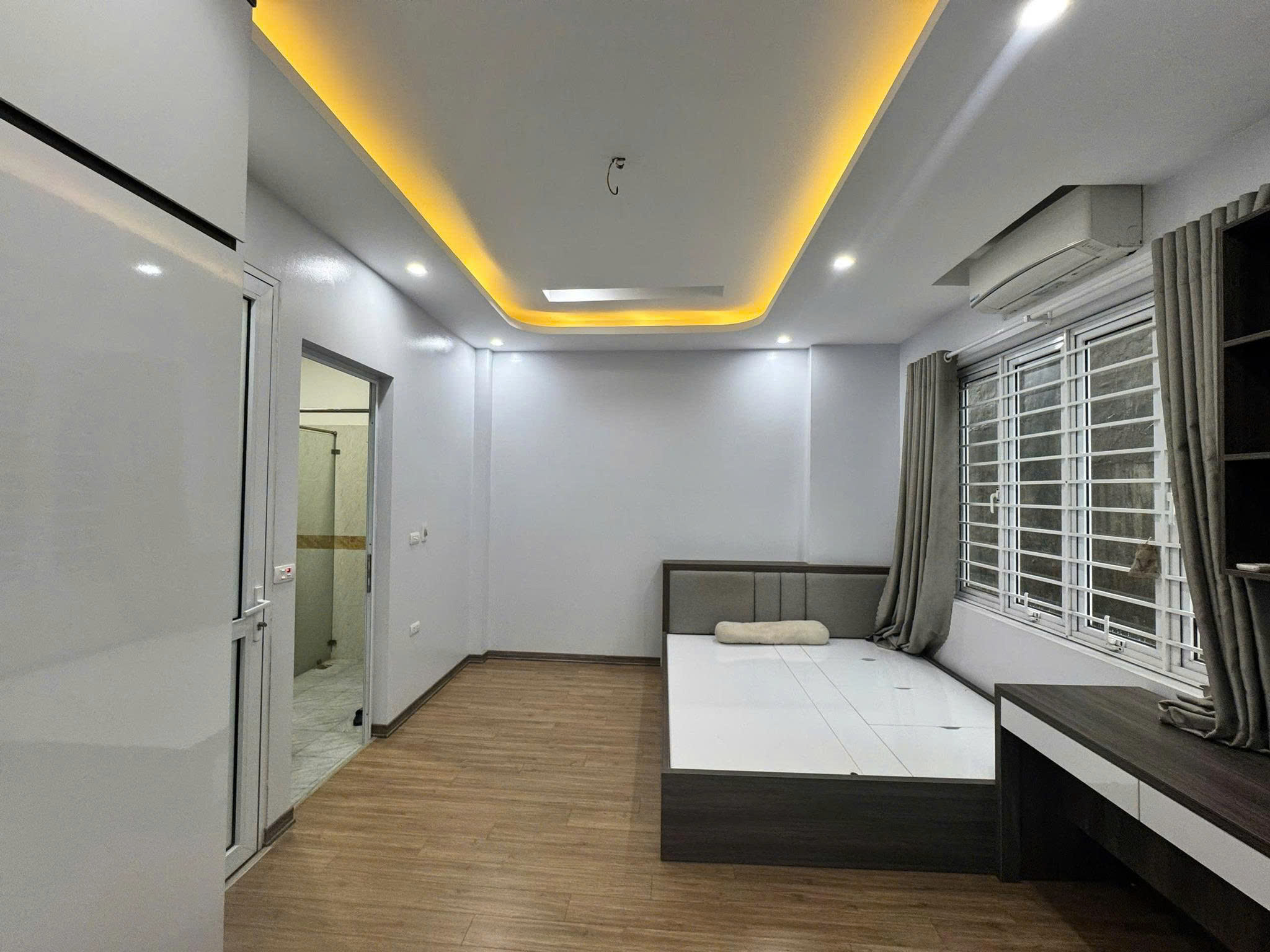 Cho thuê nhà ngõ 290  Lĩnh Nam, 5 tầng x 35m2, 3PN, 4 WC, 10.5 Triệu - Ảnh 1